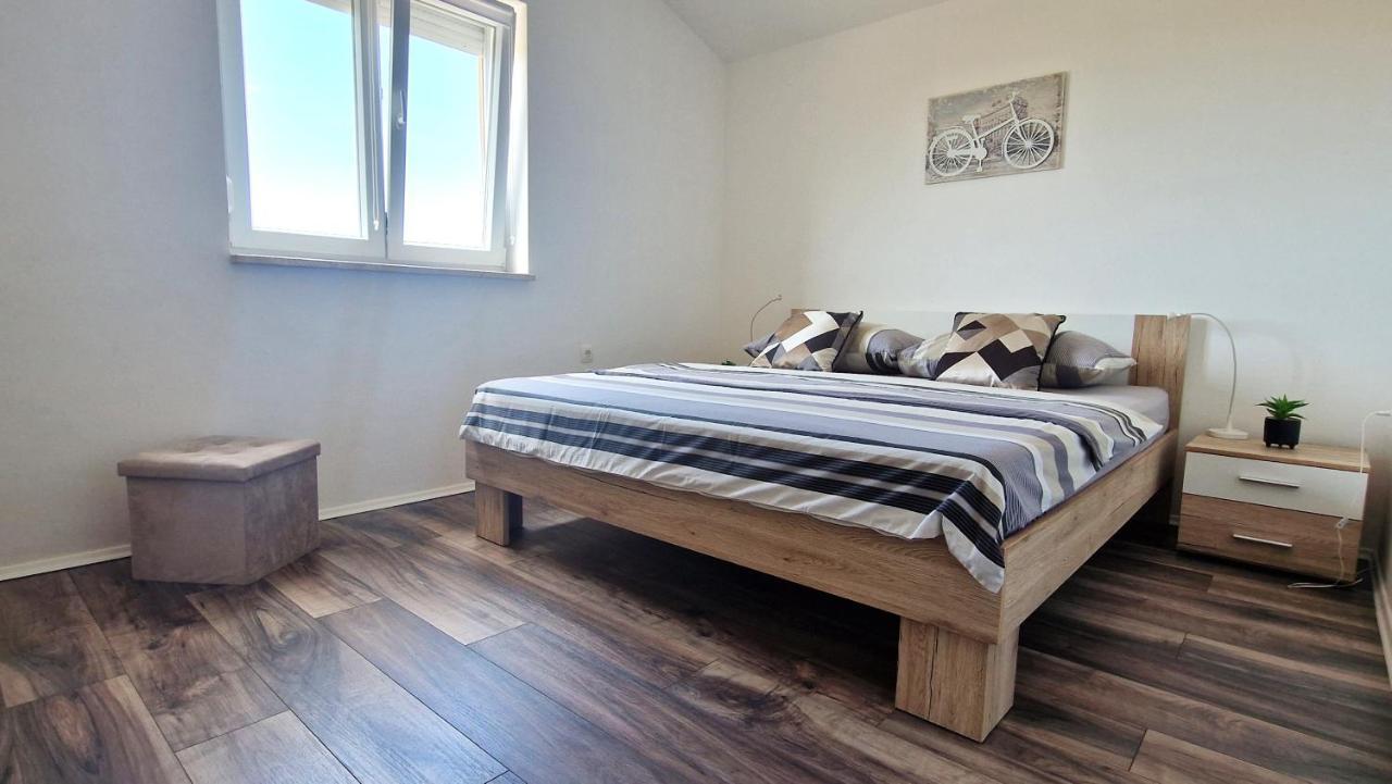 Apartment Goran Krk Town Eksteriør billede