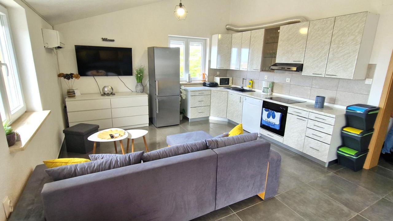 Apartment Goran Krk Town Eksteriør billede